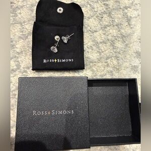 Ross Simons diamond earring